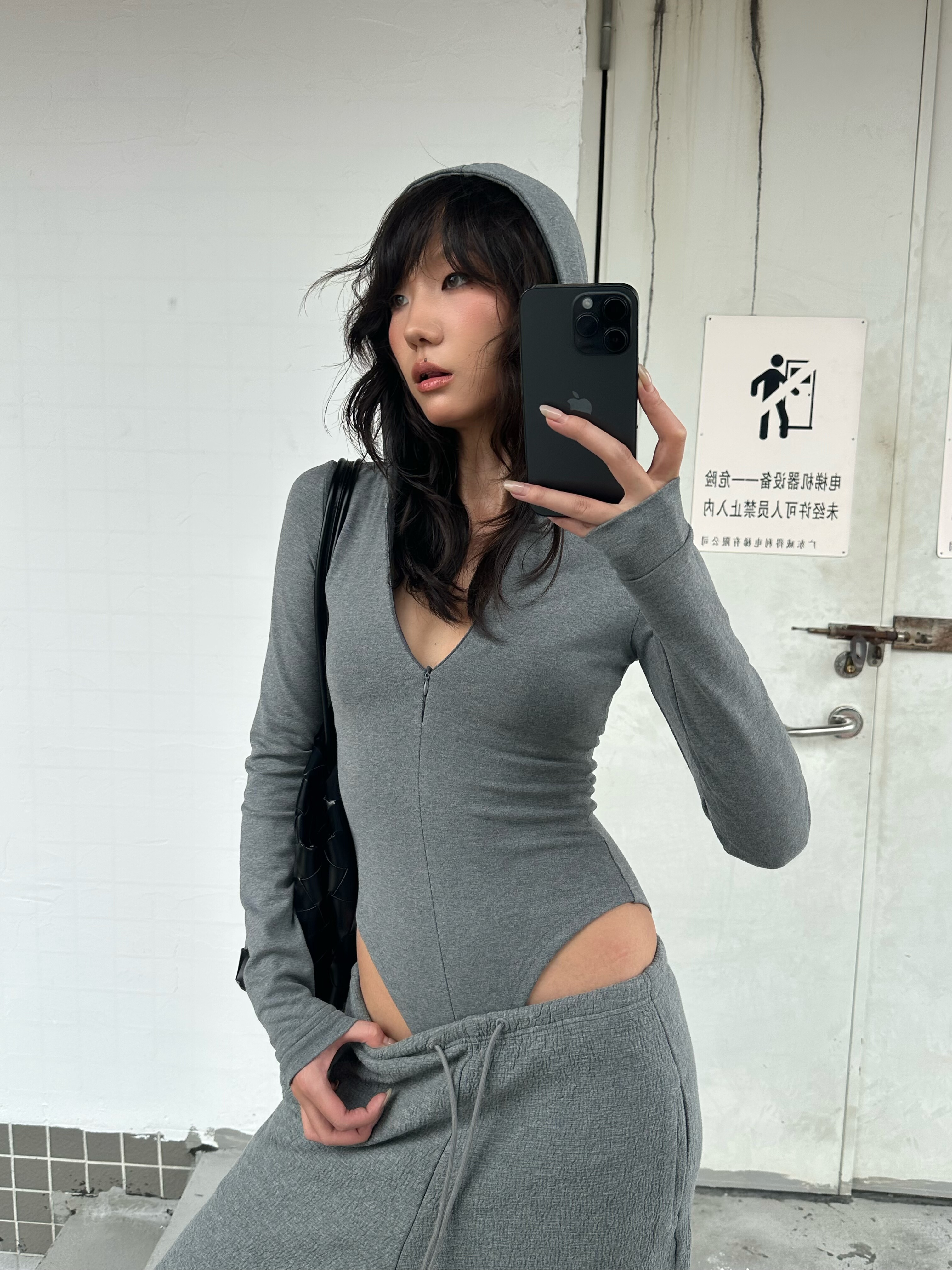 现货 弹力修身连体衣WEEEECHAN次日早晨  连帽隐拉弹力针织连体衣