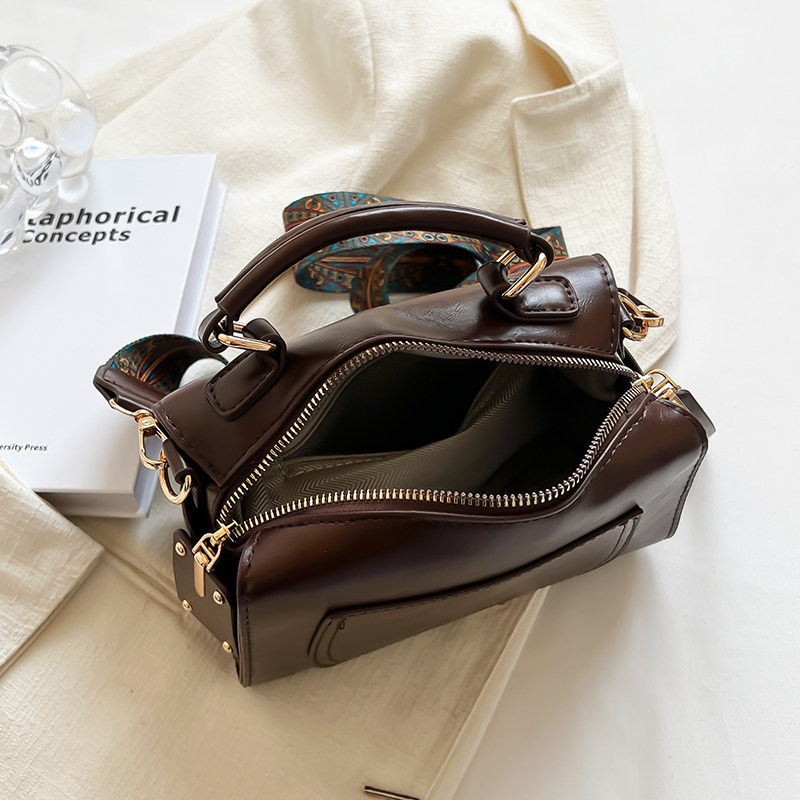 高级感爆款复古小包包女2023新款潮时尚单肩手提包百搭斜挎小方包,箱包皮具/热销女包/男包,小方包,淘宝优惠券,粉丝福利购,淘宝优惠卷