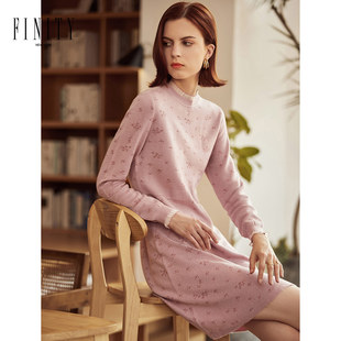 FINITY冬装时尚气质收腰a字裙粉色减龄针织长袖连衣裙