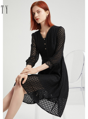 FINITY黑色连衣裙2023秋季气质收腰法式镂空设计感裙子女