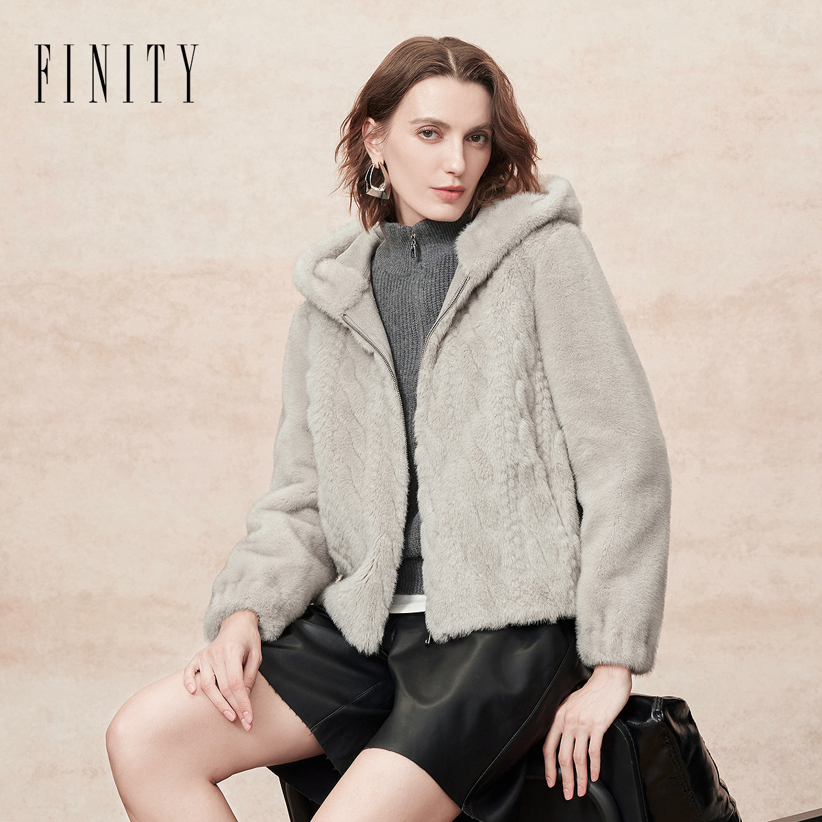 FINITY菲妮迪短外套2025冬季新款简约气质绒感通勤连帽保暖上衣女