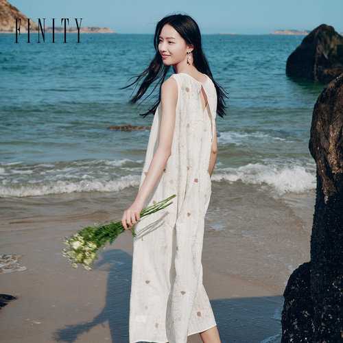 FINITY菲妮迪无袖连衣裙2026夏季新款简约米底绣花度假风长裙女装