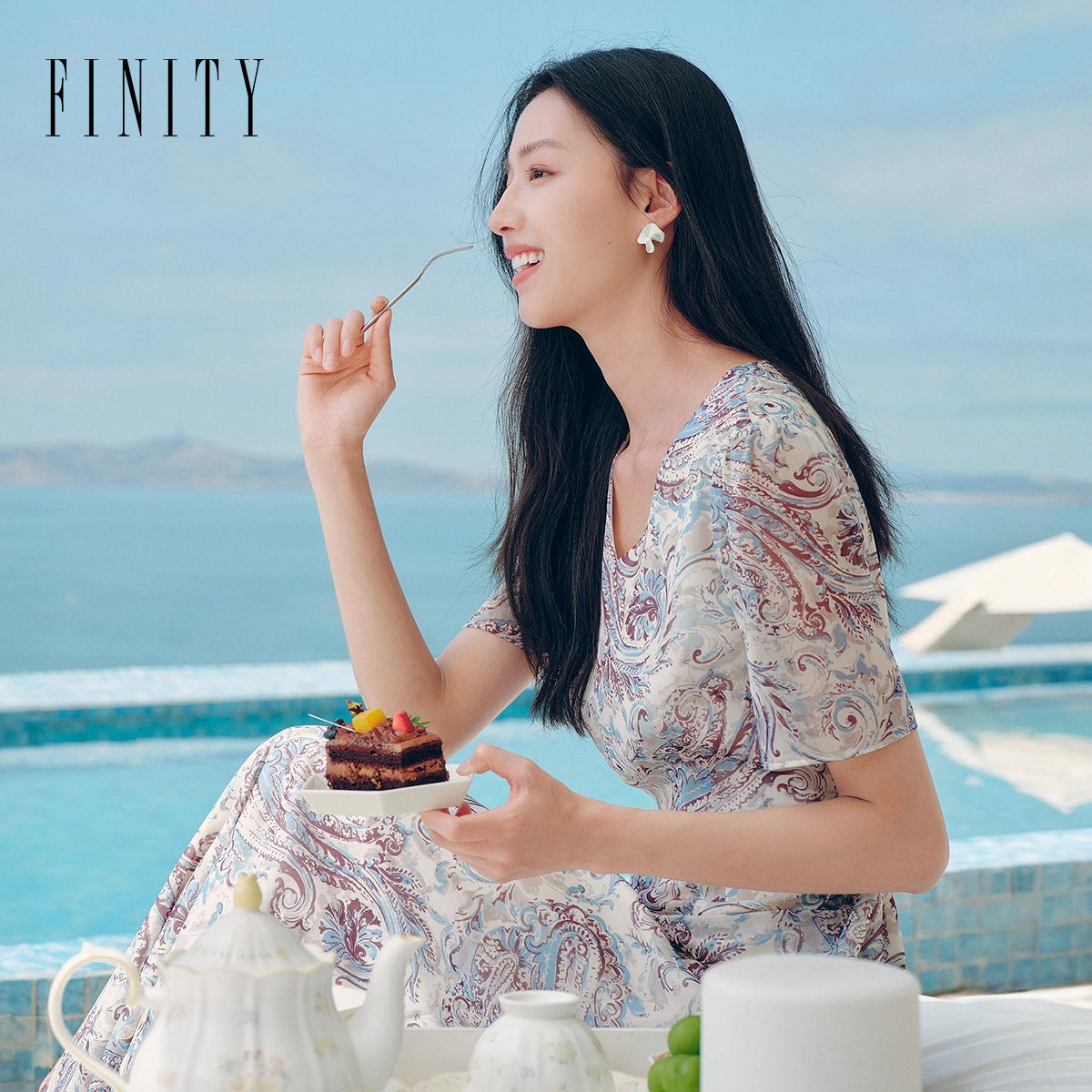 FINITY菲妮迪连衣裙2026年夏季新款简约米底印花V领优雅长