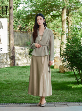 FINITY菲妮迪时尚套装2026春新款简约轻奢缎面设计感两件套套装女