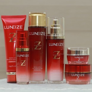 正品 露芝多层激活美肤柔皙亮肤水保湿乳面霜BB眼霜化妆品精华素