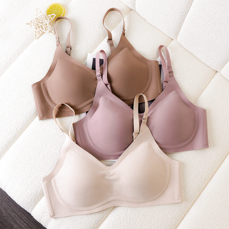 深圳致曲空气薄款内衣夏季薄款光面无痕无钢圈小胸微聚拢少女文胸