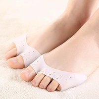 Пара белого отверстия с кончиком ноги