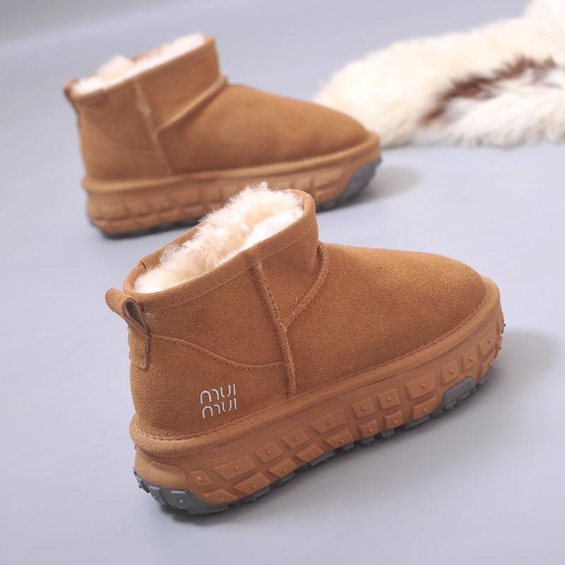 超轻防滑厚底榴莲底短筒雪地靴女