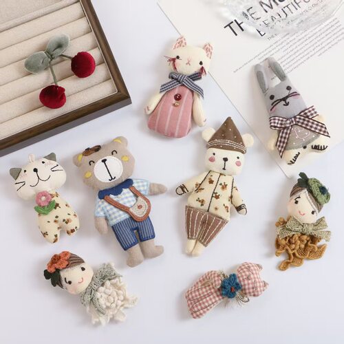 新款可爱布艺卡通萌宠胸针饰品
