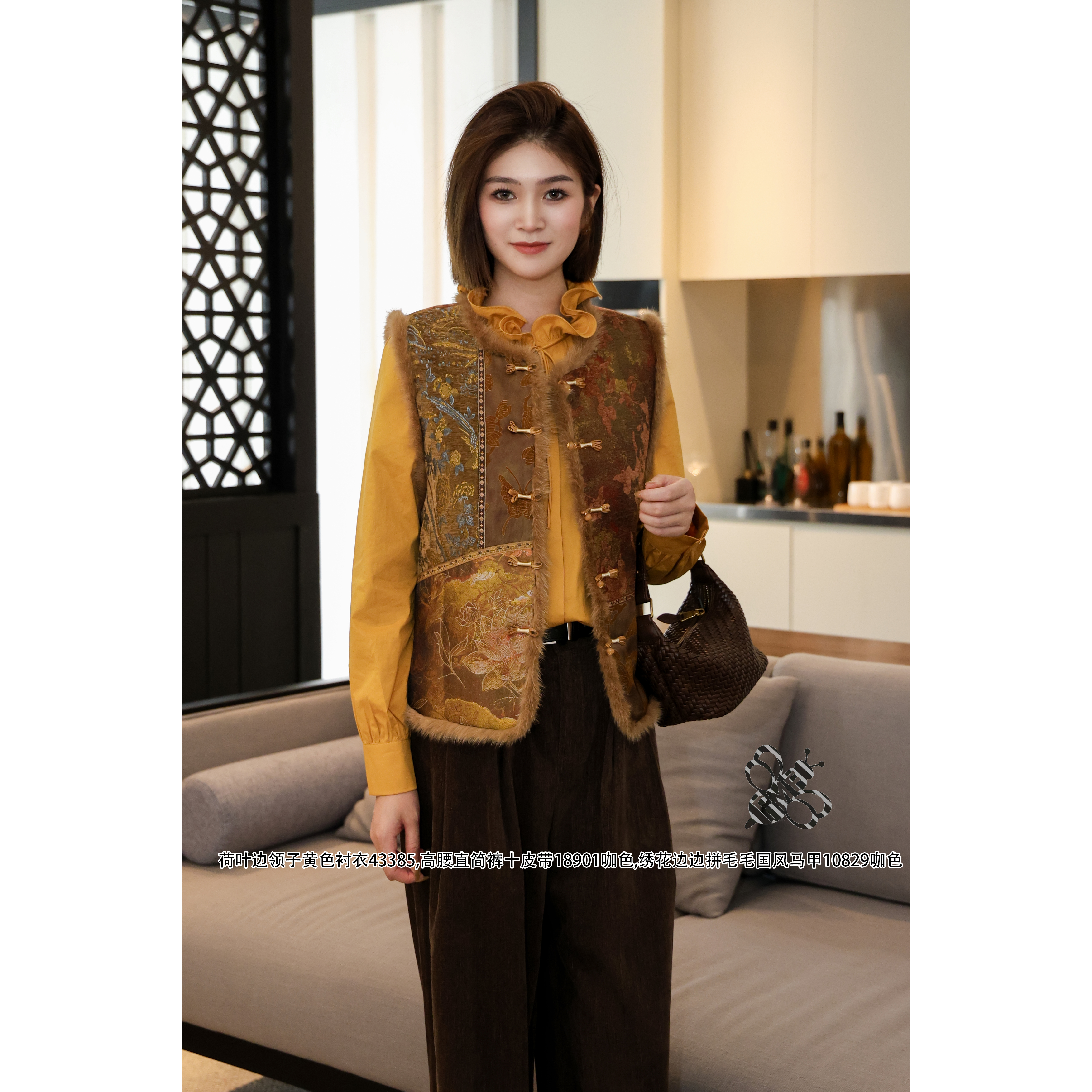 FMF欧韩2025新款加绒绣花马甲