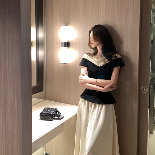 木子李的李蕾丝拼接针织上衣