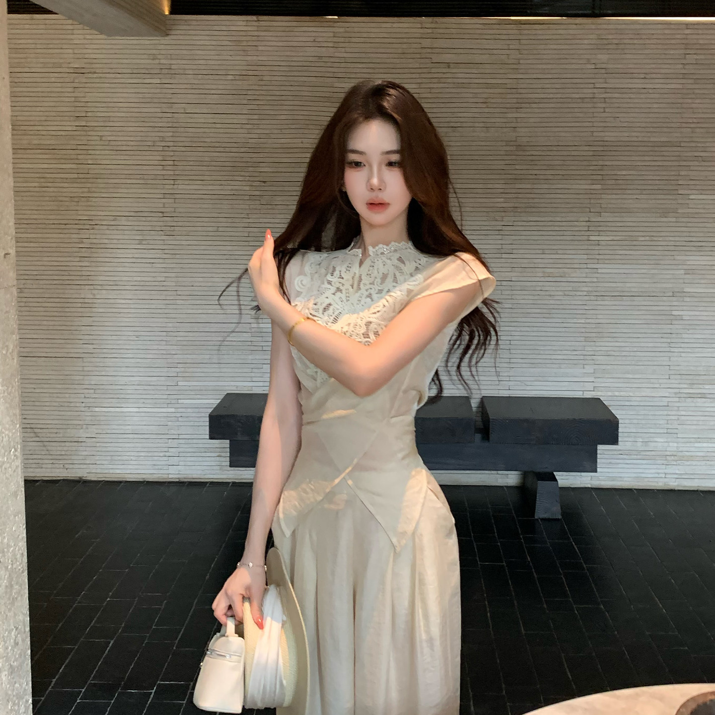 木子李的李设计感蕾丝拼接微透网纱系带上衣天丝垂感阔腿裤套装女