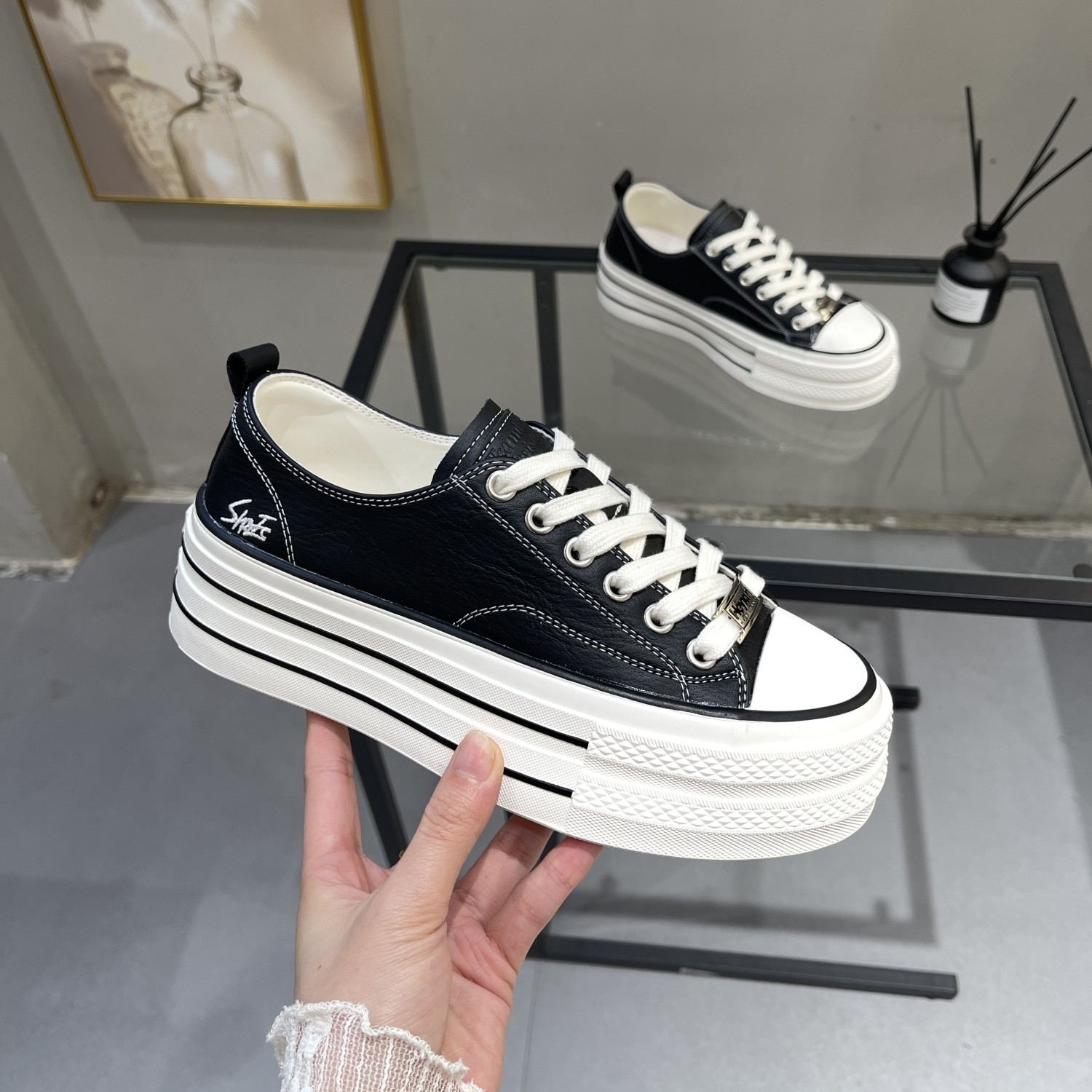 厚底真皮小白鞋女2026春季新款显脚小百搭黑色休闲学生板鞋ins潮