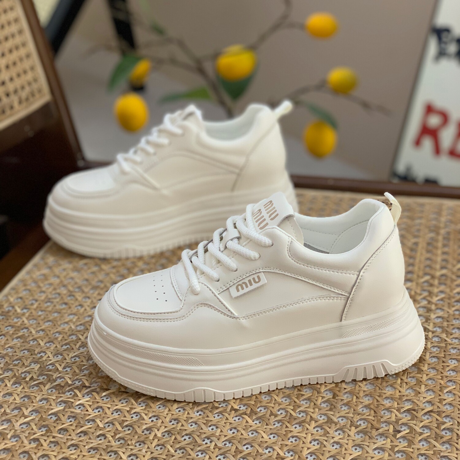 小个子增高6cm轻便百搭小白板鞋