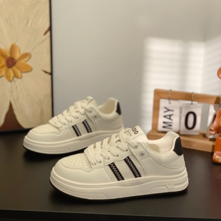 平底通勤真皮小白鞋女2025秋冬新款时尚休闲板鞋学院风百搭运动鞋