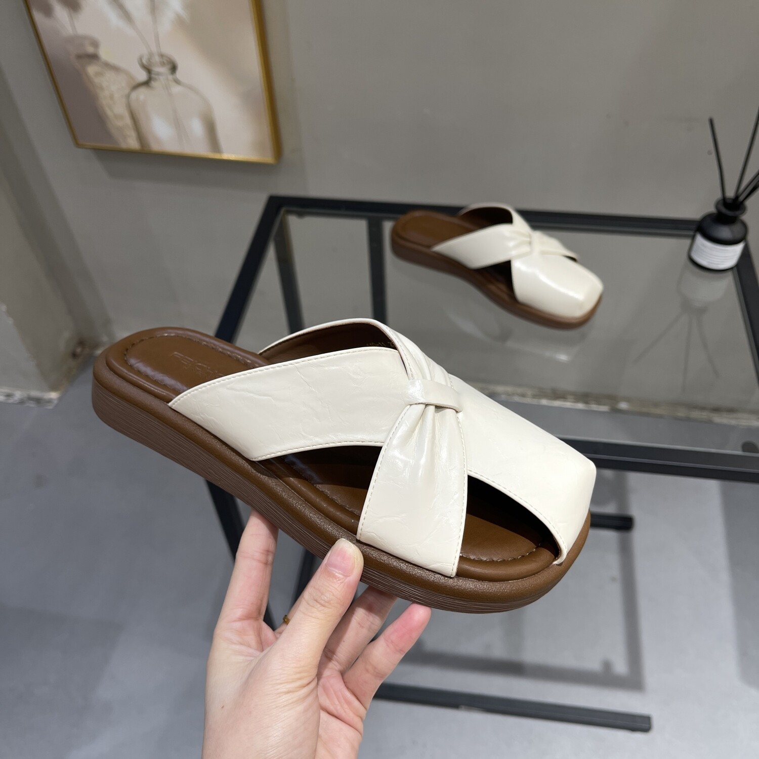 小众复古平底半拖鞋女夏外穿2026新款配裙子一脚蹬镂空包头凉拖鞋