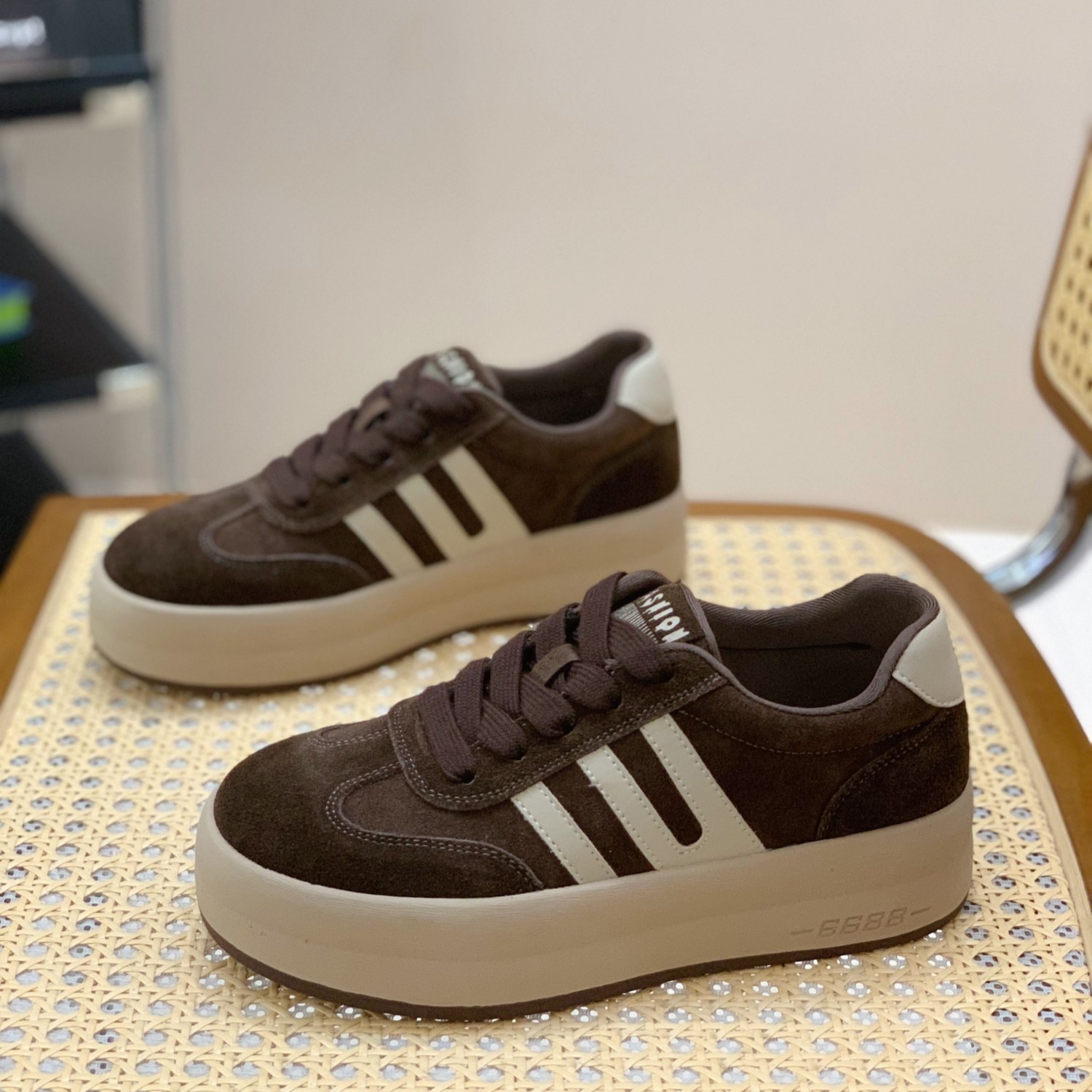 复古磨砂皮厚底德训鞋女2025秋冬超火时尚百搭显脚小舒适休闲板鞋,女鞋,德训鞋,淘宝优惠券,粉丝福利购,淘宝优惠卷