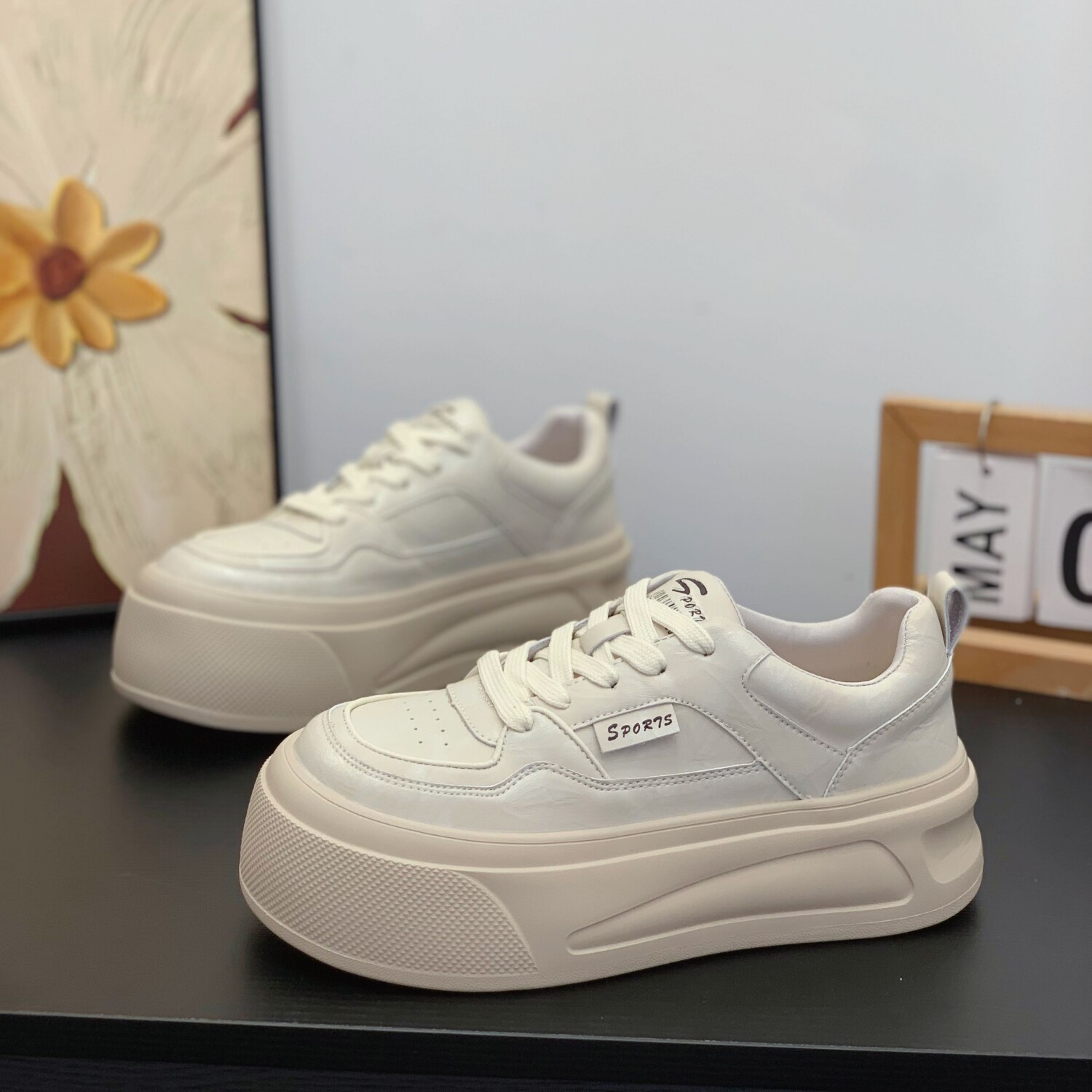 简约高级感显腿长显腿细减龄板鞋