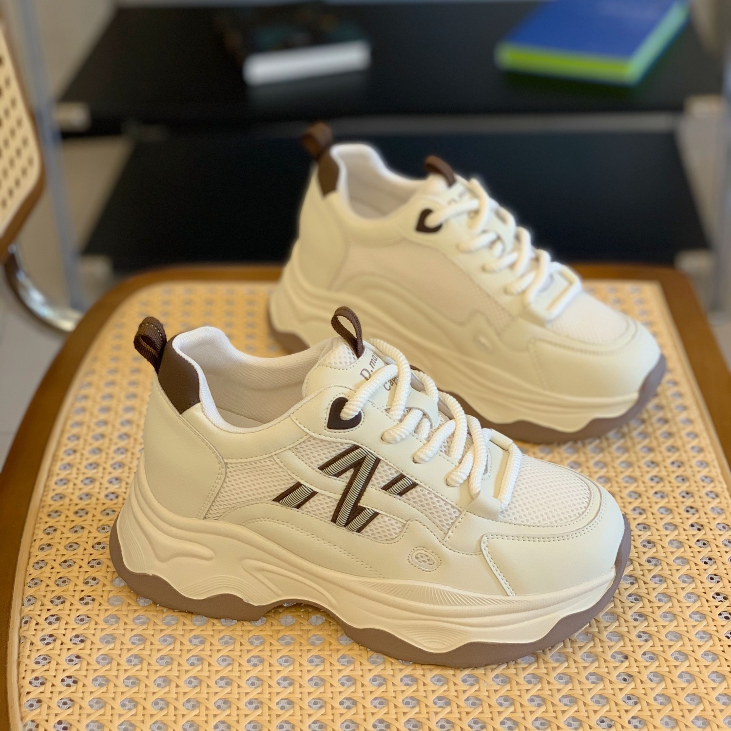 小个子内增高轻便显脚小老爹鞋