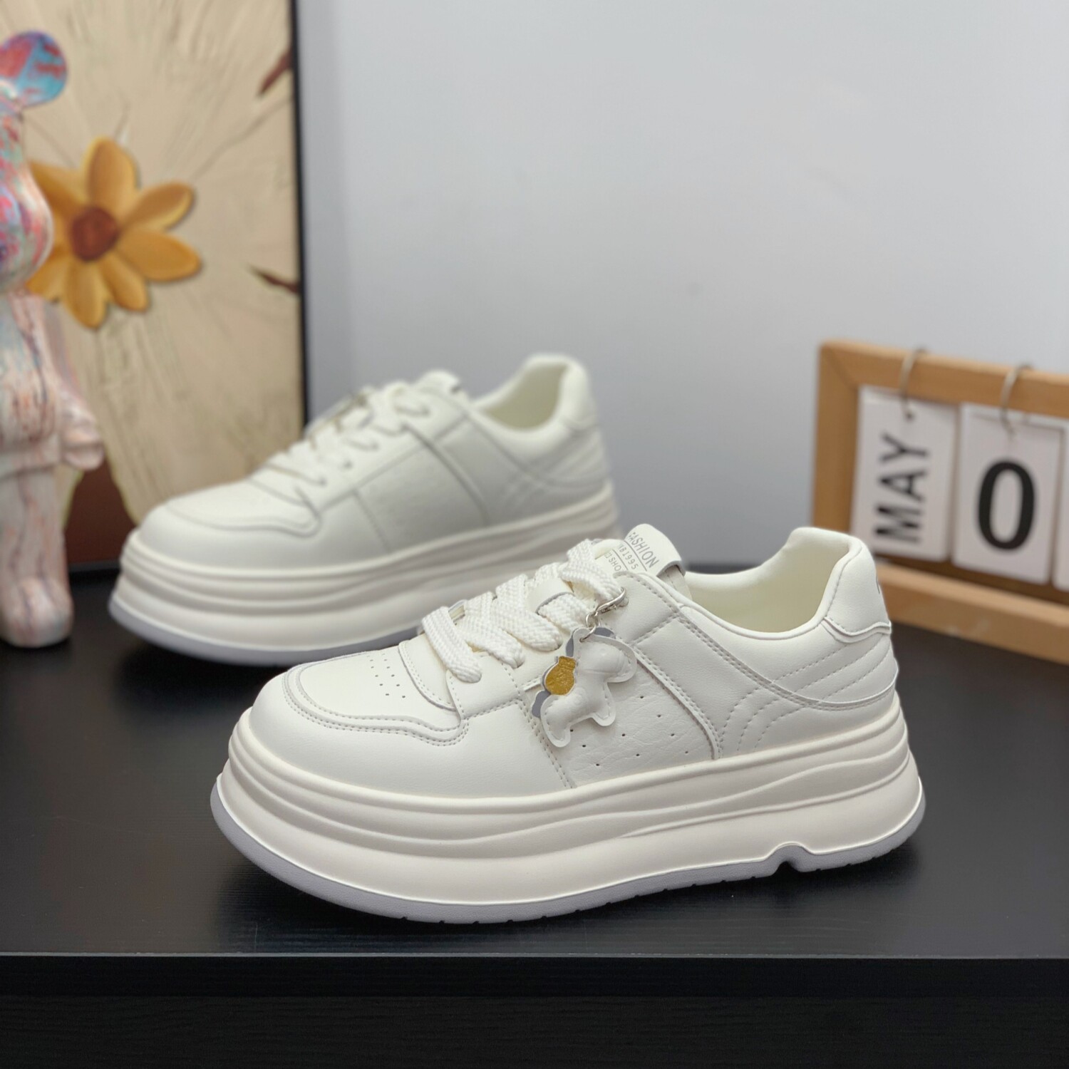 增高厚底轻便百搭真皮小白鞋女2026春新款小众设计感时尚休闲板鞋