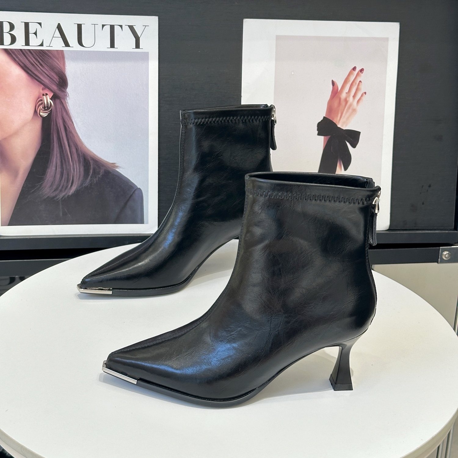 仙女风配裙子气质尖头短筒瘦瘦靴