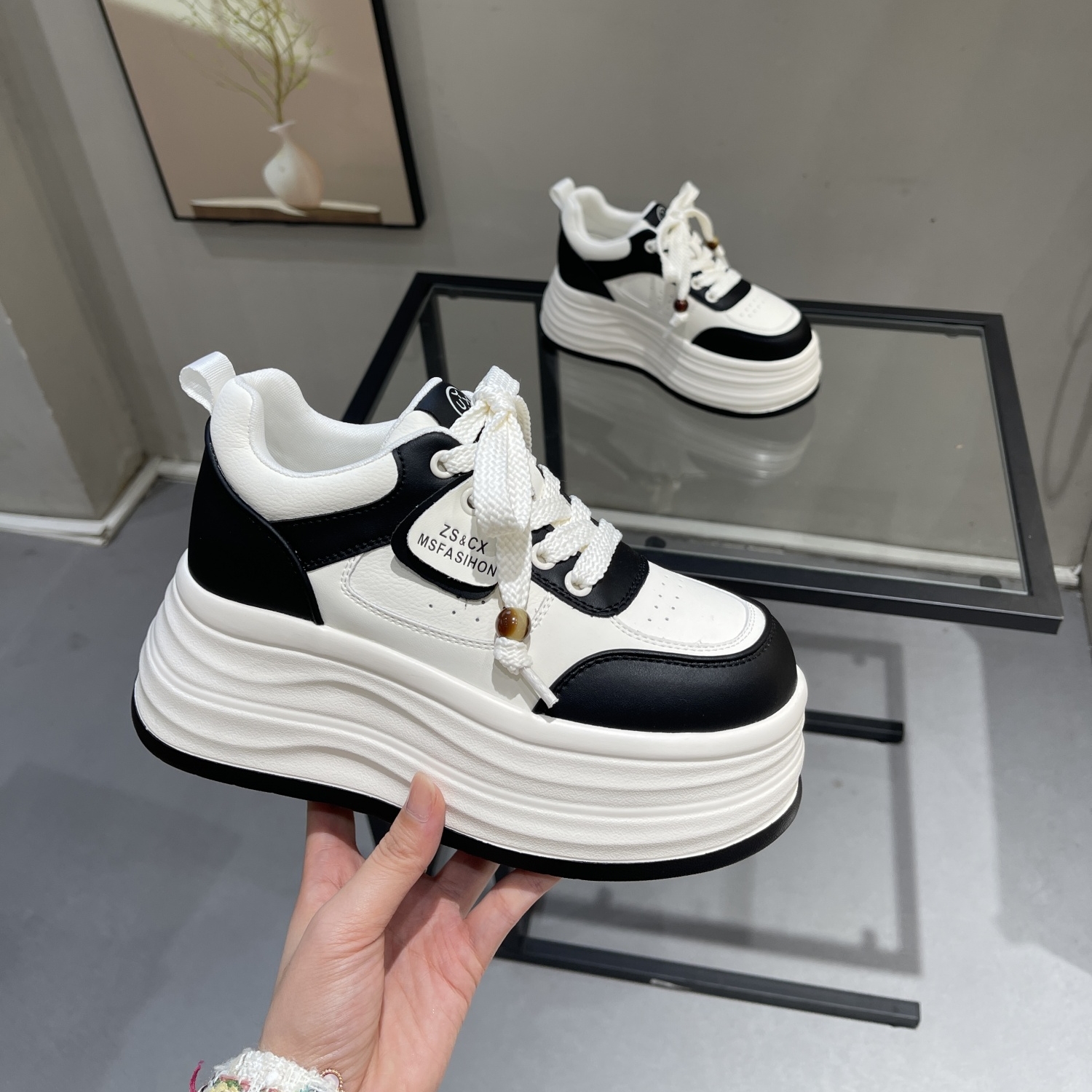 配裙子厚底6cm黑白拼色松糕板鞋