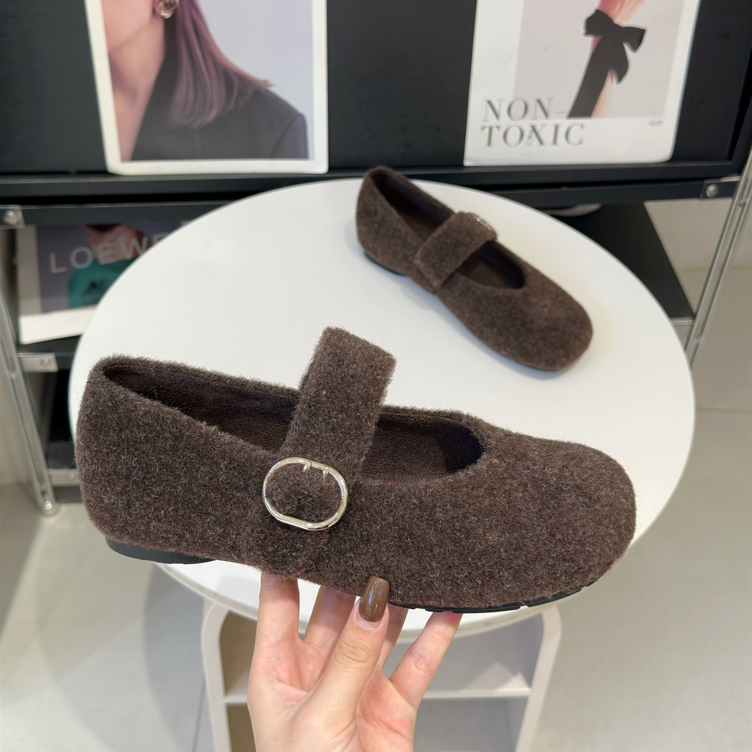 小香风魔术贴踩屎感复古玛丽珍鞋