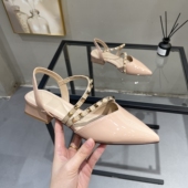 尖头粗跟气质温柔配裙子后空单鞋 法式 夏季 女2026新款 铆钉包头凉鞋