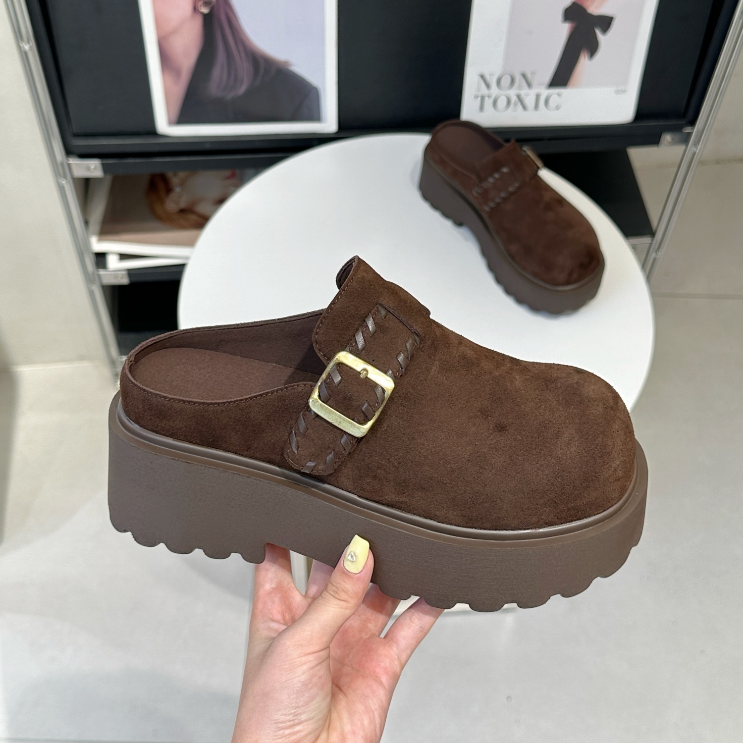 敲适厚底勃肯鞋！出门穿着一秒钟