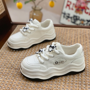 网红真皮小白鞋女2024新款春秋超火波浪底面包鞋ins运动休闲板鞋