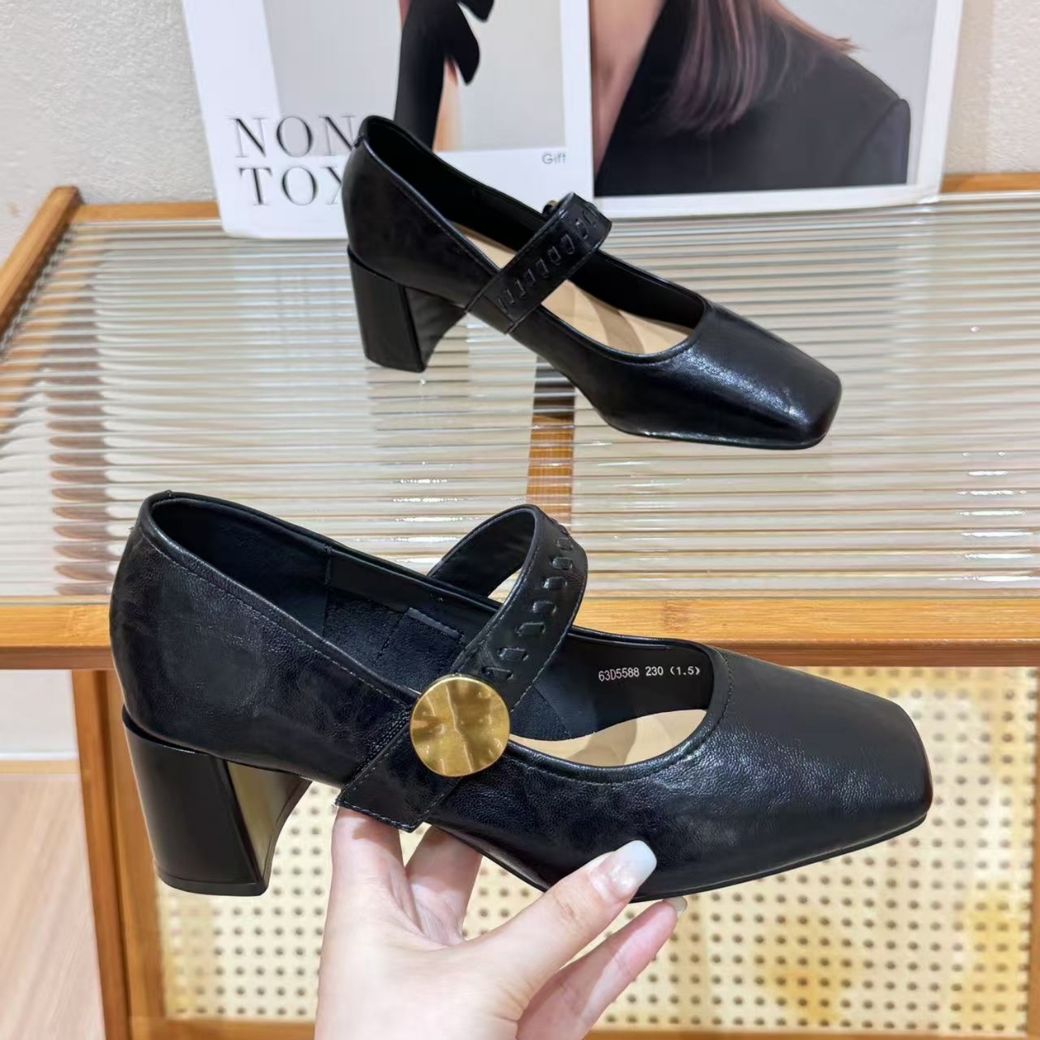 简约浅口不累脚粗跟厚底复古单鞋