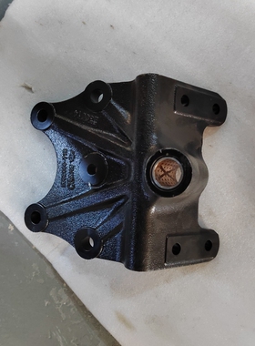 适用解放J6p车前桥前支后钢板吊耳支架71B款原厂汽车配件