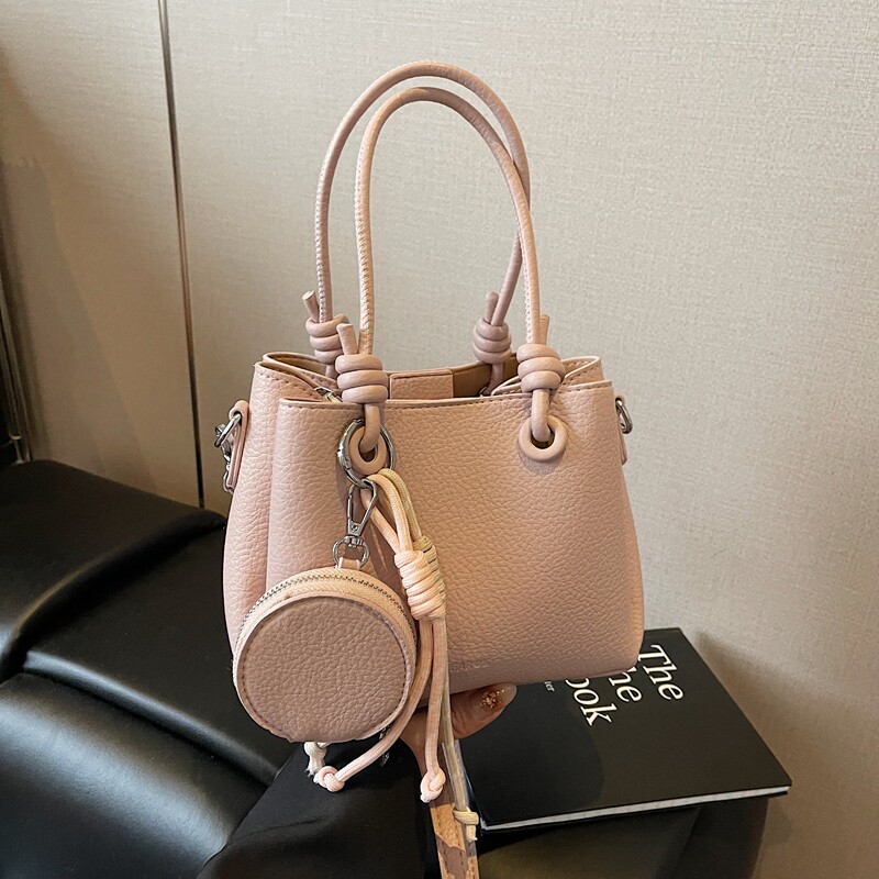 时尚小众通勤手提小包包女2026新款女士单肩斜挎包ins简约水桶包