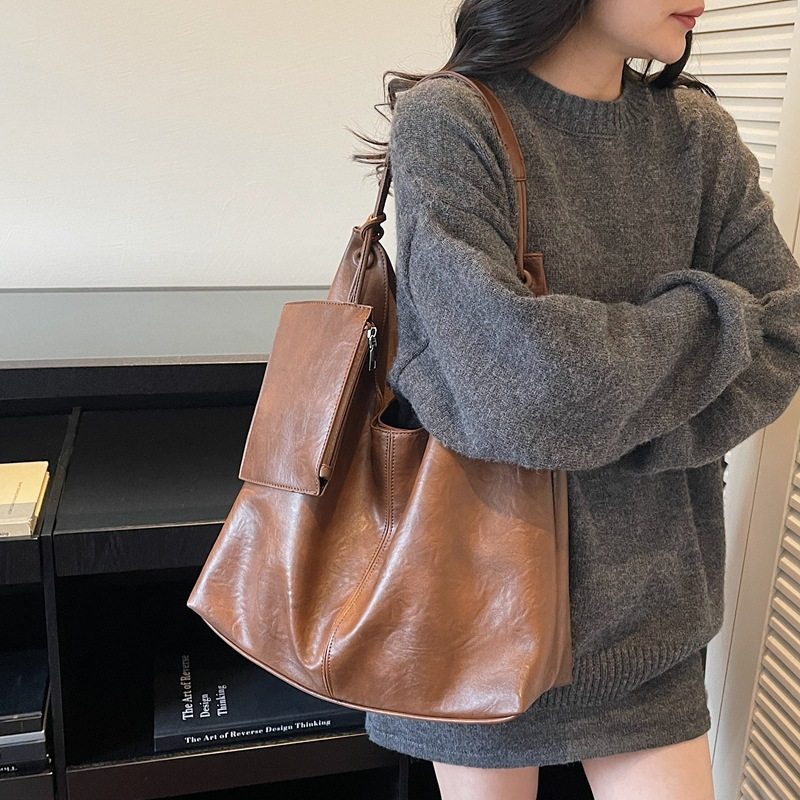 复古欧美2026时尚纯色新款百搭大容量腋下包包单肩休闲通勤托特包