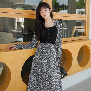 温柔风黑色长袖碎花连衣裙女春秋2025新款女装气质收腰别致长裙冬图片