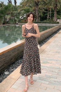 现货X220P75K1182021夏季新款吊带碎花中长款连衣裙,吊带裙怎搭配图片
