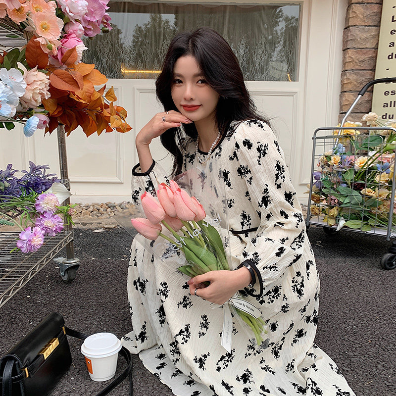 现货  M085P95K148  2024春秋装新款花色中长款连衣裙图片
