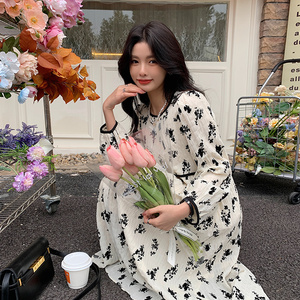 现货  M085P95K148  2024春秋装新款花色中长款连衣裙图片