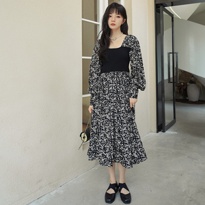 M131P125 K178   2022秋装新款针织拼接碎花连衣裙图片