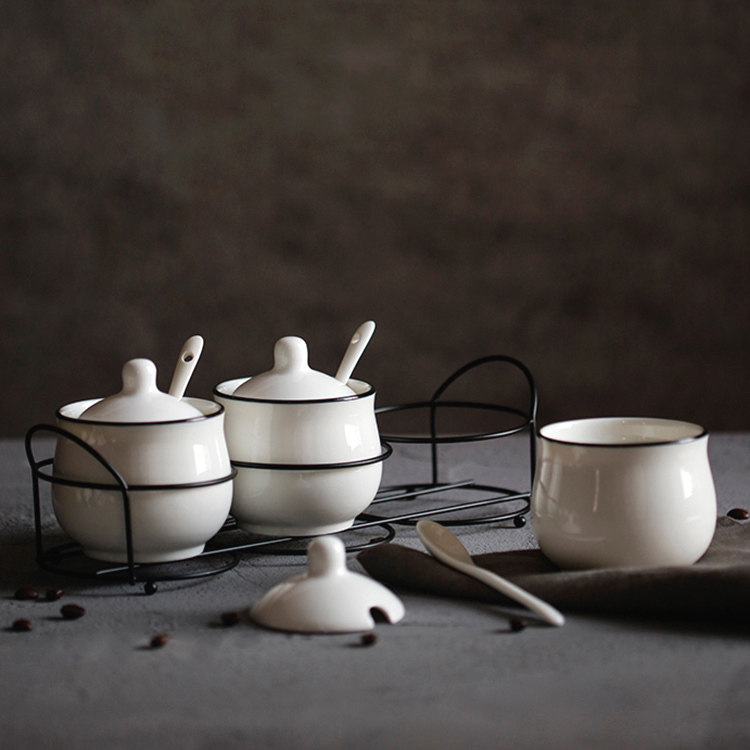 简约陶瓷调味罐三件套带架白色盐罐家用厨房用品调味瓶套装送勺子|ruв категории кухня/посуда, кухонный Гаджет/кухня хранения, тарного хранения/кухня хранения посуды, приправы бутылки - от Buy2taobao.com для оказания профессиональной услуги покупки агента Taobao