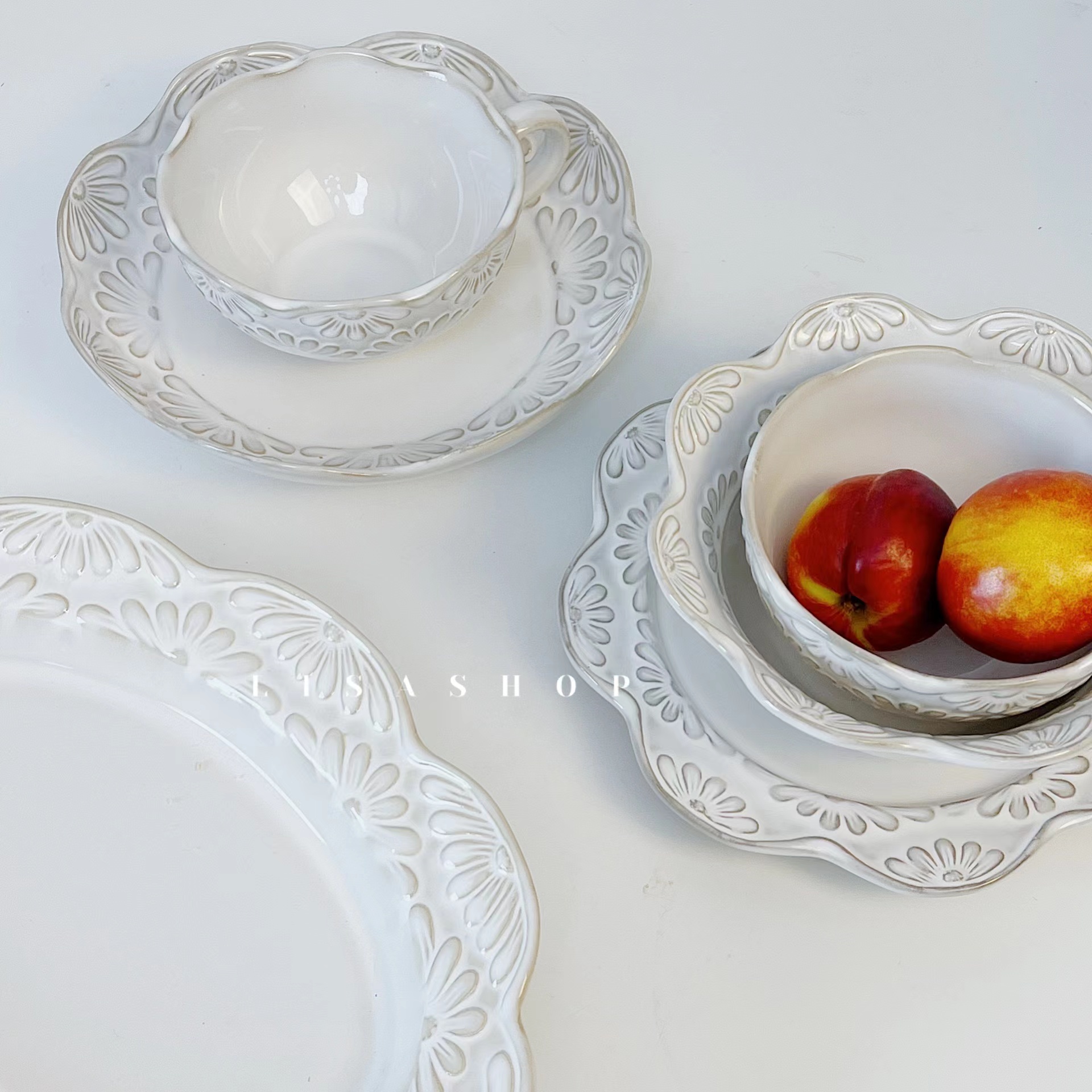 平盘陶瓷圆形浮雕小雏菊盘