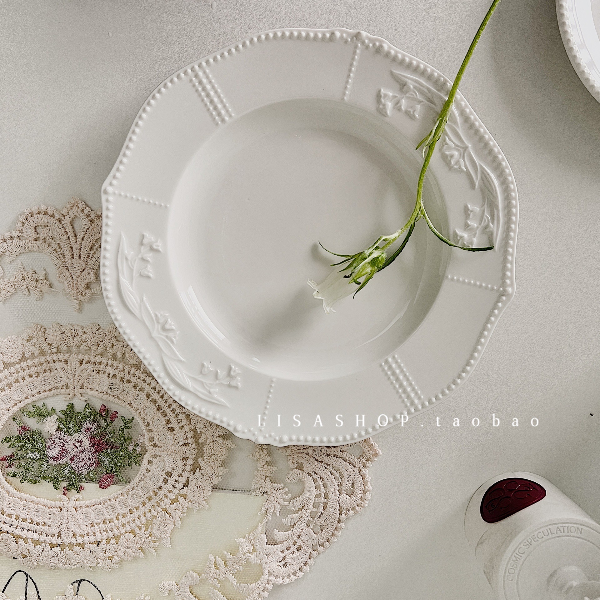 LS铃兰花陶瓷家用圆形花边装饰盘