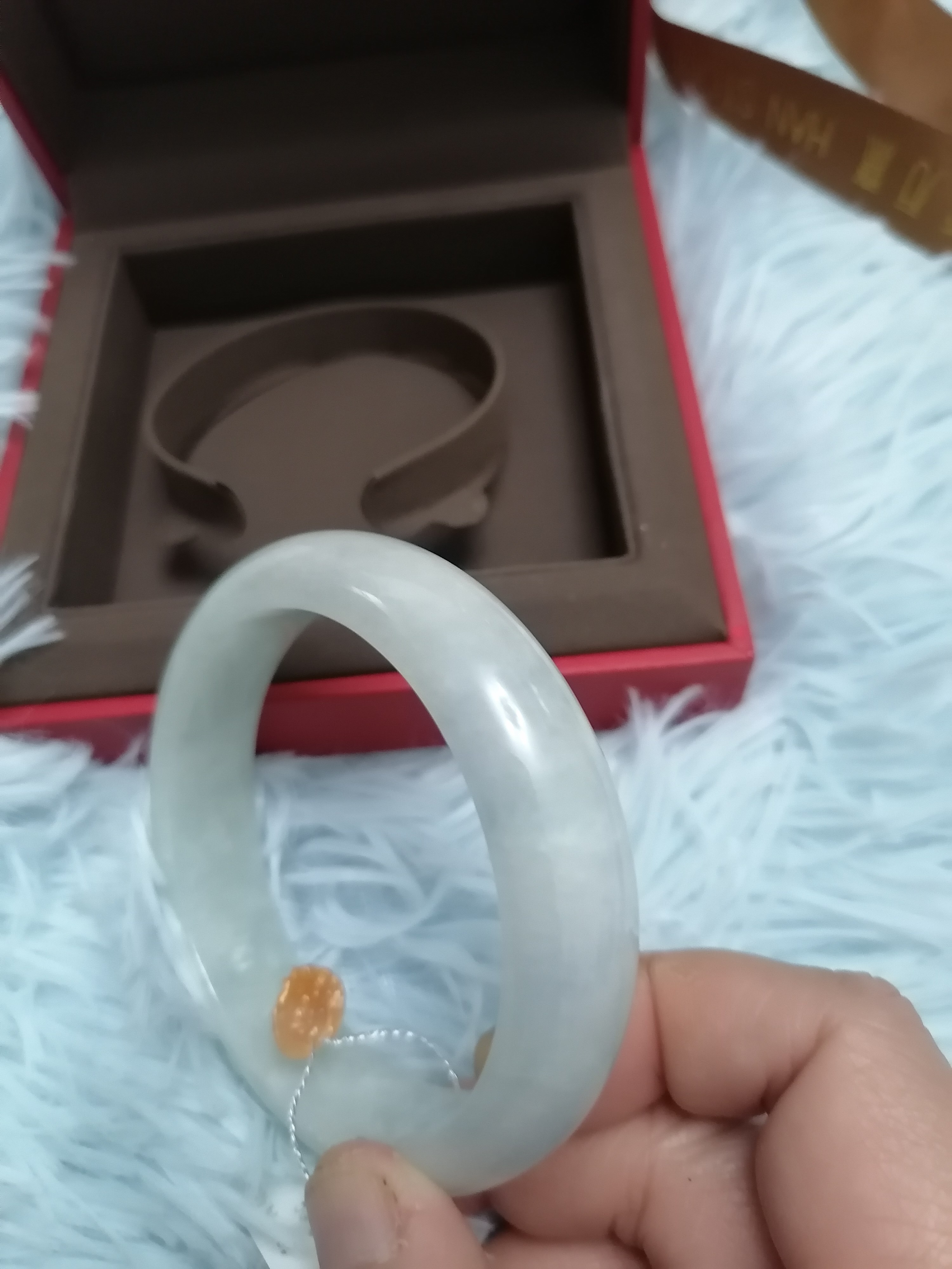 缅甸天然玉镯糯种翡翠A货,未经化学染色处理
