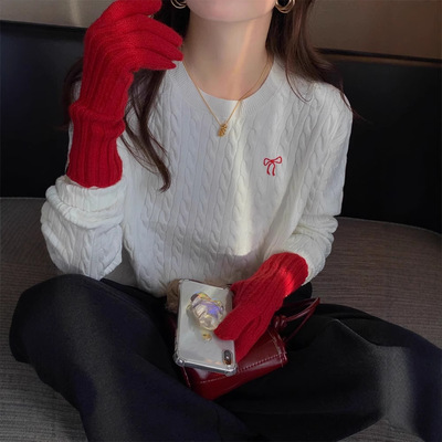 低圆领针织毛衣女秋冬内搭2025新款小香风上衣刺绣长袖打底衫