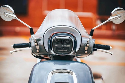 轻骑铃木US125专用改装电镀版档雨板前挡风玻璃横杆挡风玻璃原厂