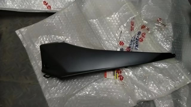 适用轻骑铃木UZ110TQS110T-2丽至车架左右前罩前边条边轨侧护板