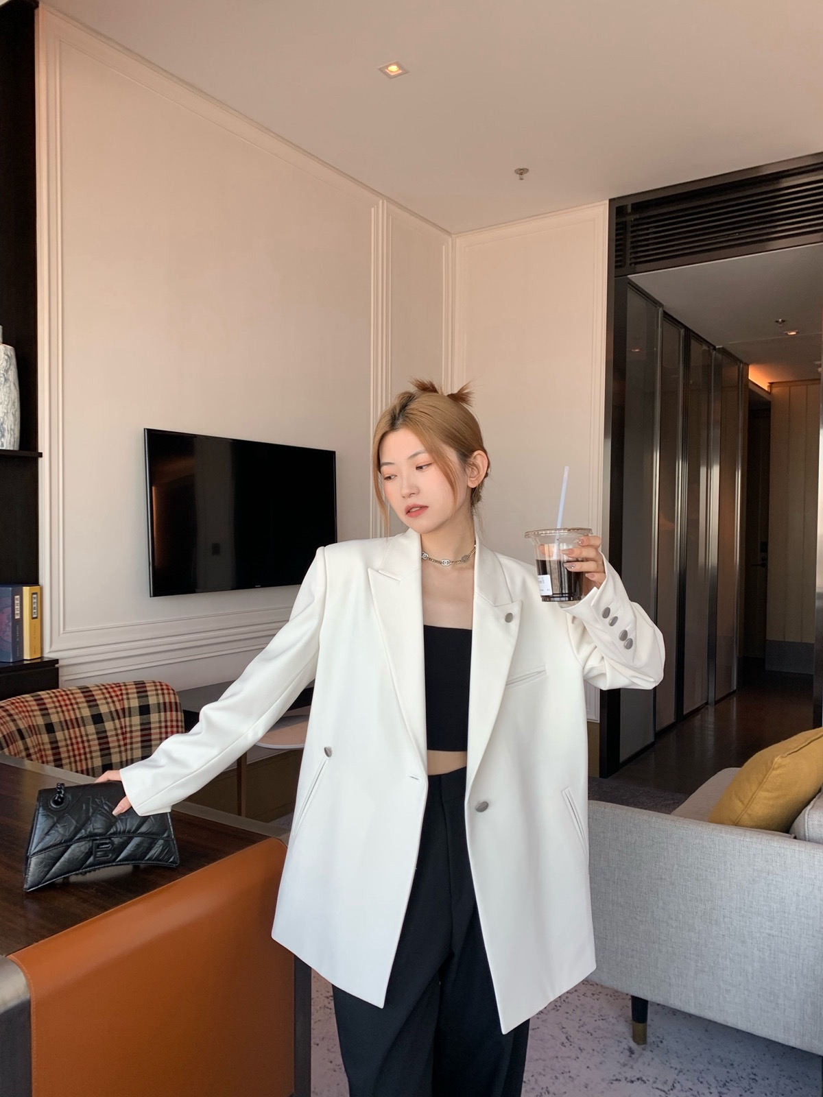 春季新款小众西装外套女白色设计款高级感西服套装帅气休闲阔腿裤