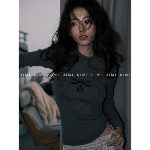 UIMI/美式辣妹！25FW新款 字母刺绣针织毛衣长款修身长袖 打底衫