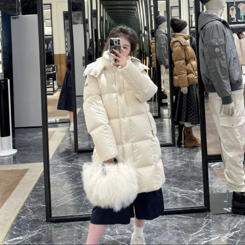 M蒙家24秋冬女士长款连帽修身羽绒服保暖字母收腰显瘦外套