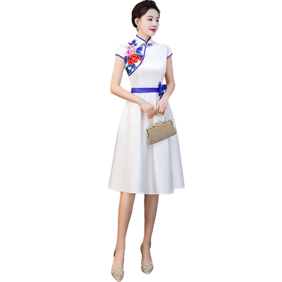 苏雅琪礼仪演出短裙绣花走秀舞台